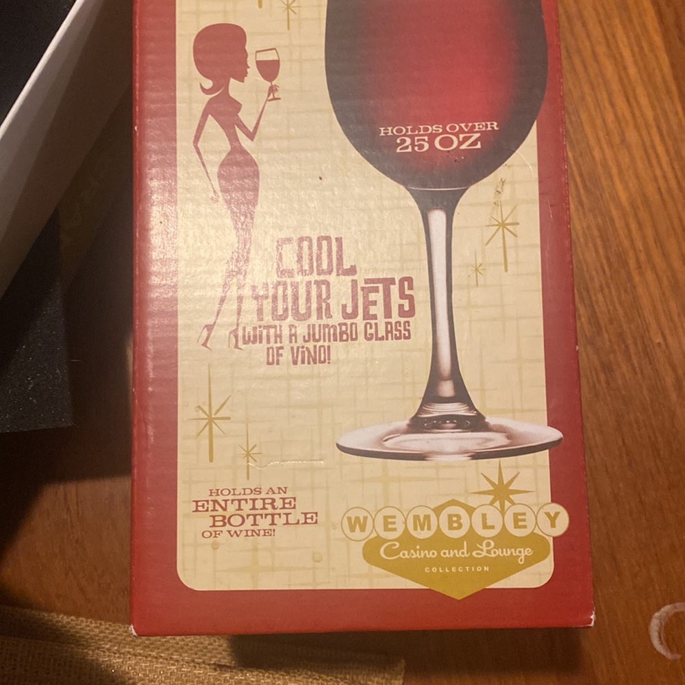 Classic Lever Corkscrew Wine Gift Set - Picture 2 of 5